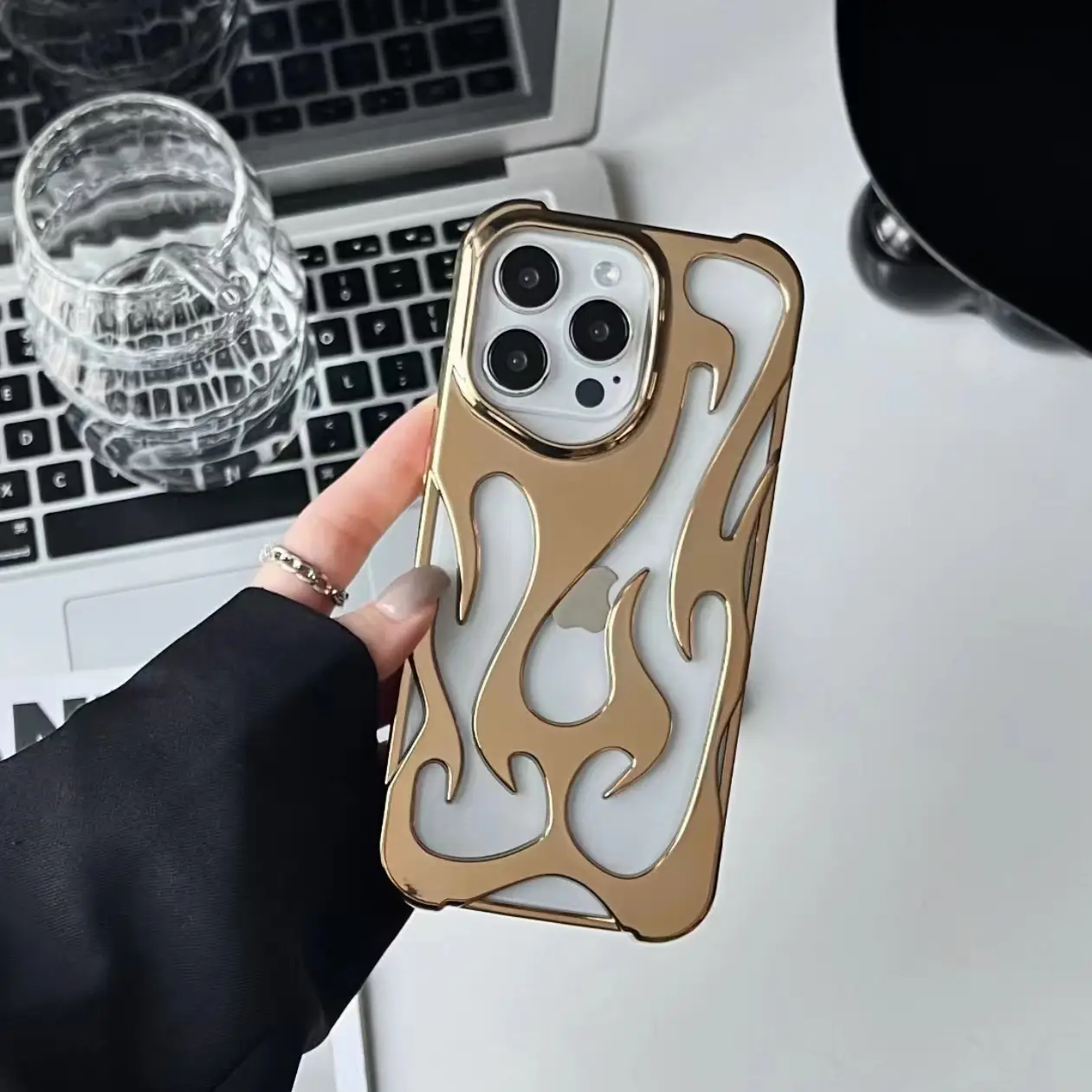 Electroplating Hollow Heat Dissipation Phone Case