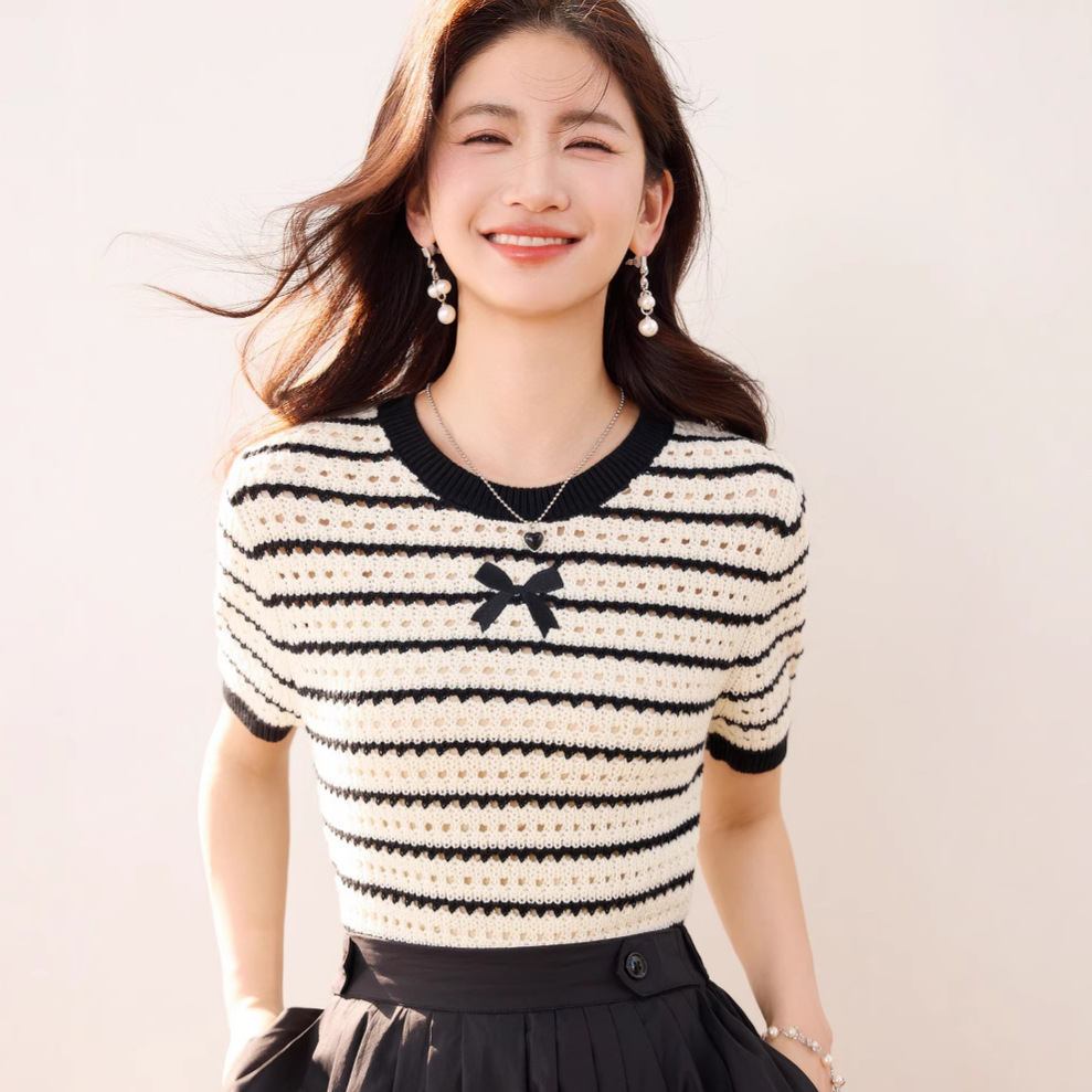 Embroidered Butterfly Hollow-Out Short-Sleeve Knit Top