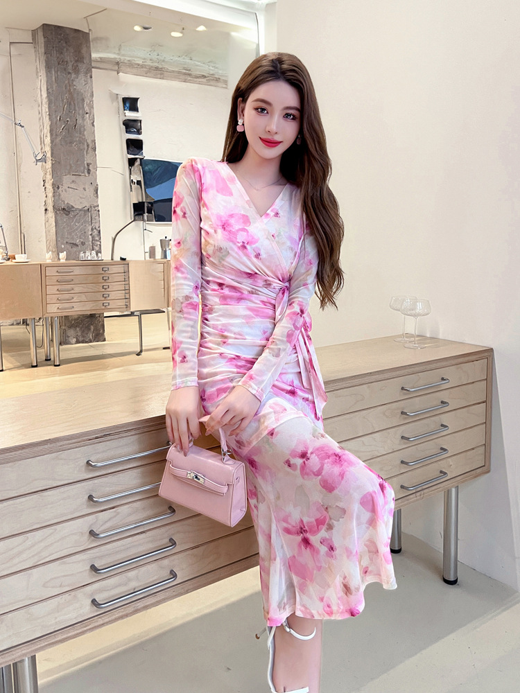 Long Sleeve Waist Slimming V Temperament Long Dress