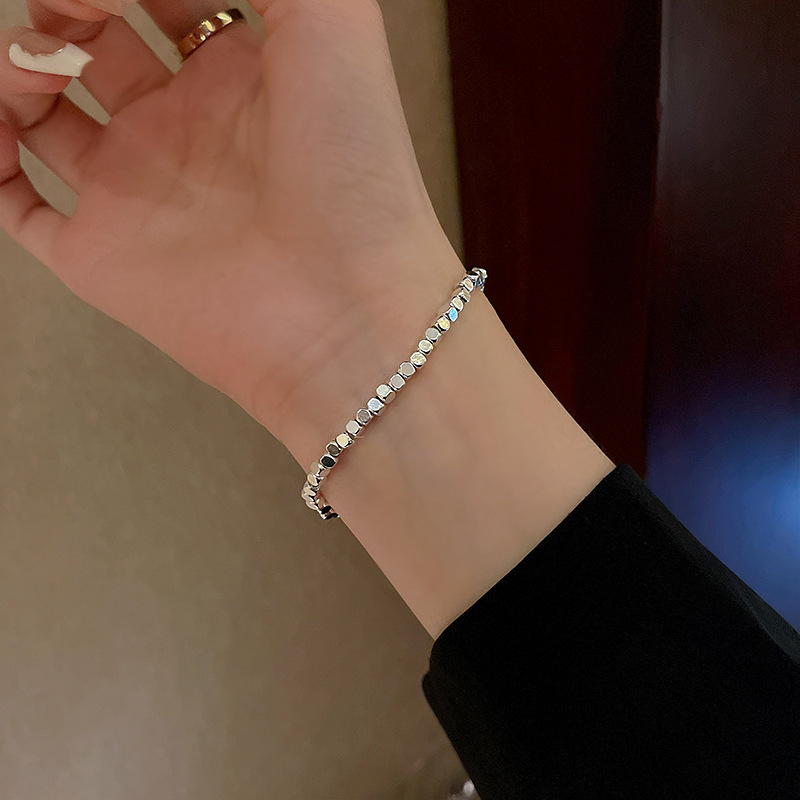 https://cf.cjdropshipping.com/quick/product/b988f92d-70d8-45e2-afee-865ef319a62f.jpg