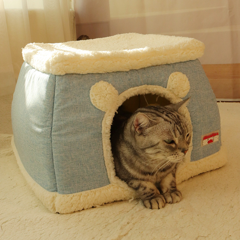 Enclosed Heated Cat And Dog House For Winter Warmth
