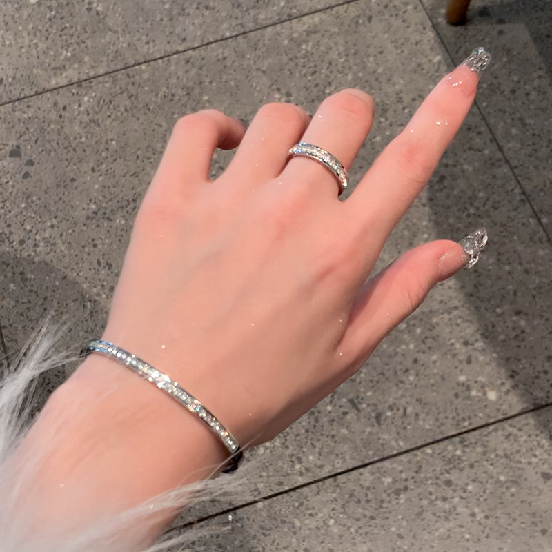 https://cf.cjdropshipping.com/quick/product/b9a617fc-91bd-4663-975b-9d1ba0af89bb.jpg