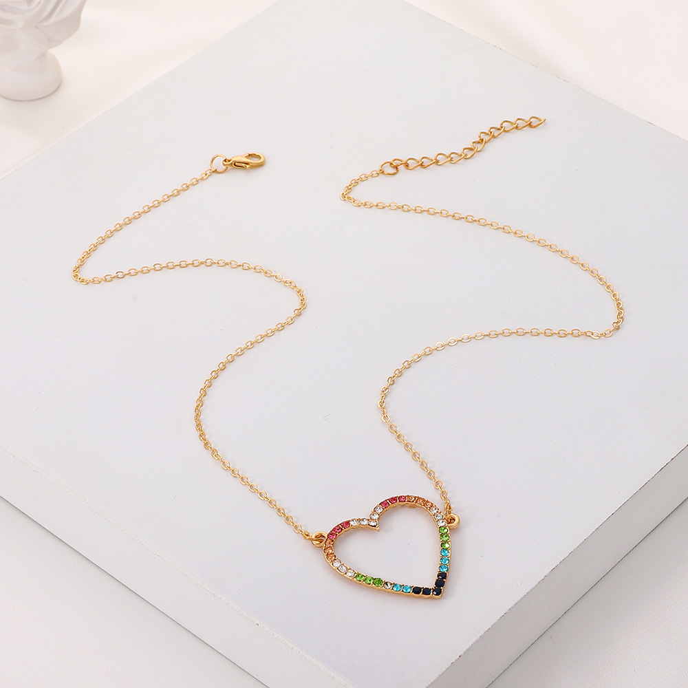 European And American Simple Colored Loving Heart Necklace Ins Fashion Hollowed-out Peach Heart