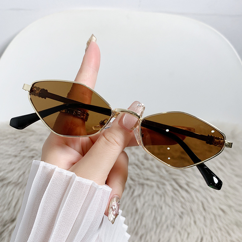 Metal Small Frame Rhombus Cat Eye Sunglasses - Image 5