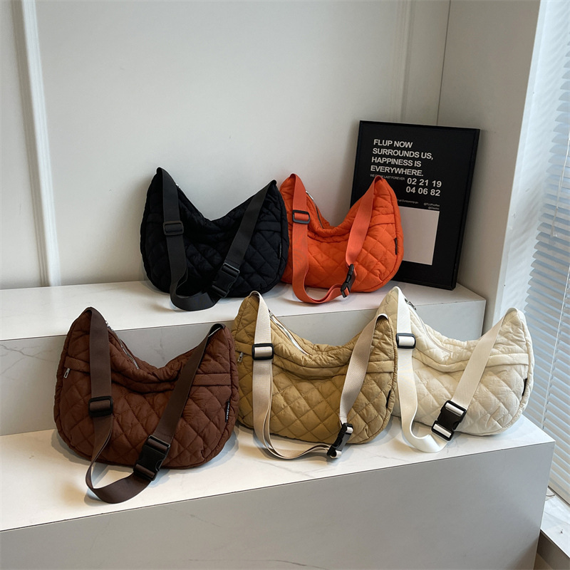Large Capacity Quilted Crossbody Bag