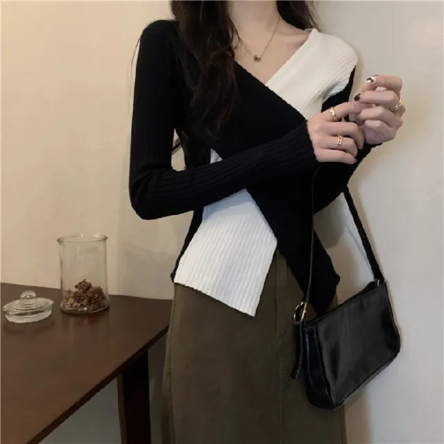 Women's Contrast Color Cross Design Sense Niche Slim Fit Inner Bottoming Sweater Black White - Shop at LoveMi