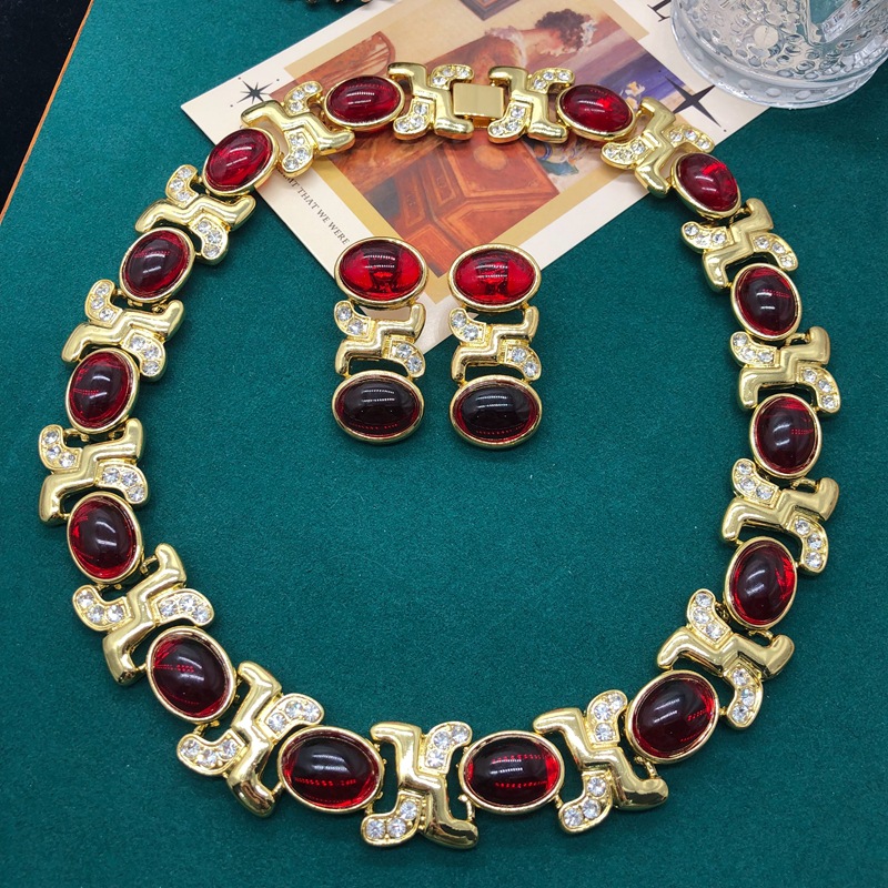 Chinese Red Oval Glass Short Necklace Necklace Inlaid Rhinestone Ear Studs Ear Clip Set