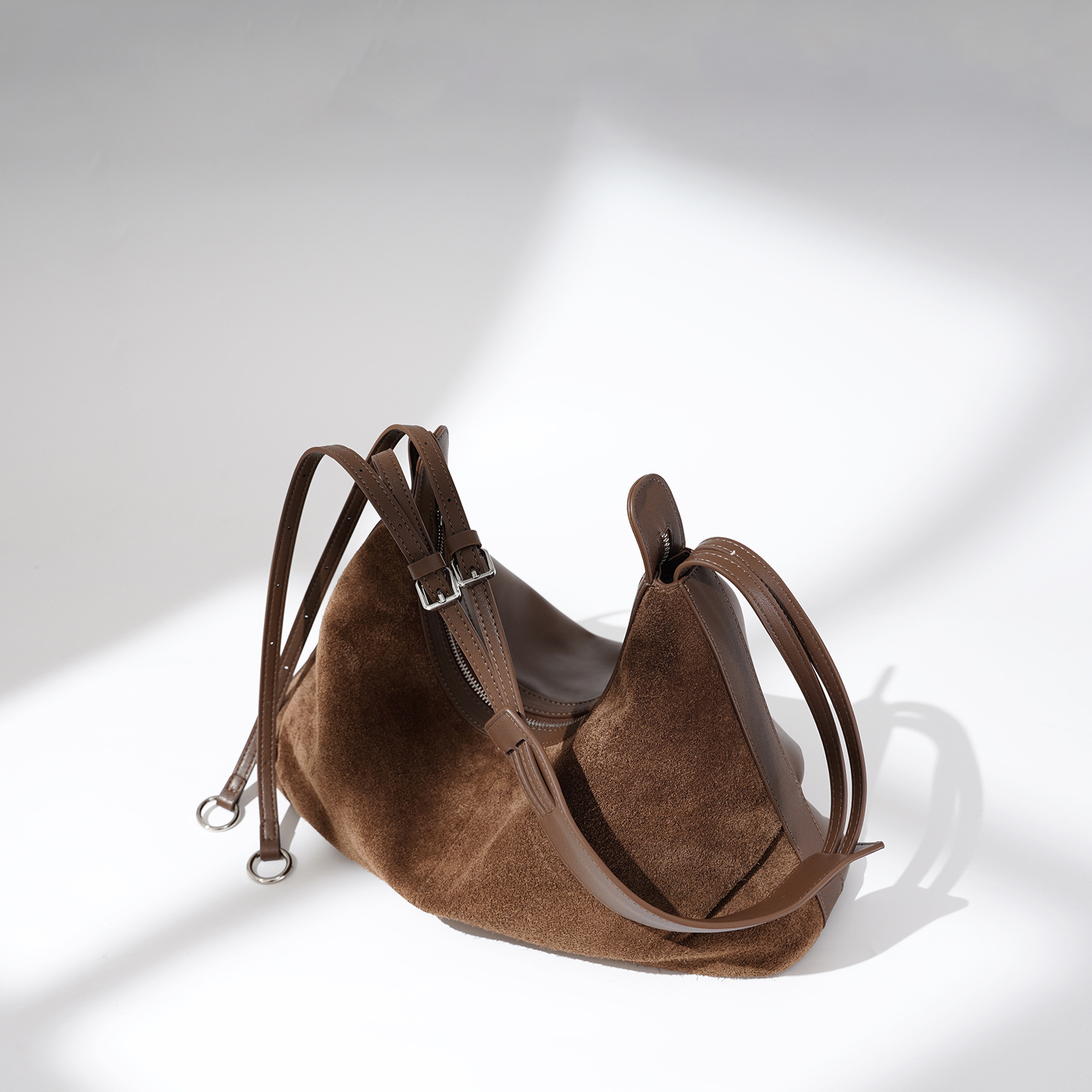 Versatile Chic Womens Bag For Fall And Winter