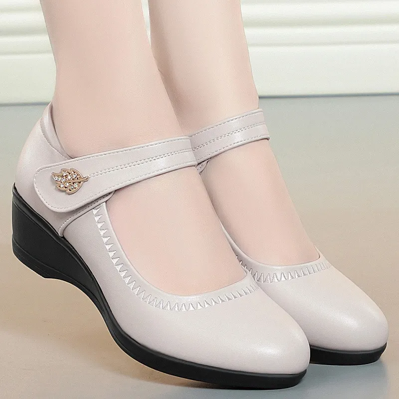 One-strap Women's Magic Stick Shoes Comfortable Wedge Soft Sole Shoes - Beige