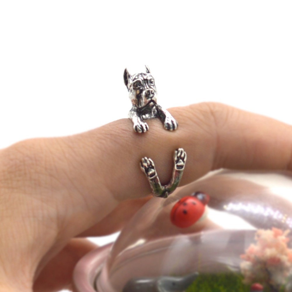 Title 4, Anillo Ajustable Doberman Retro