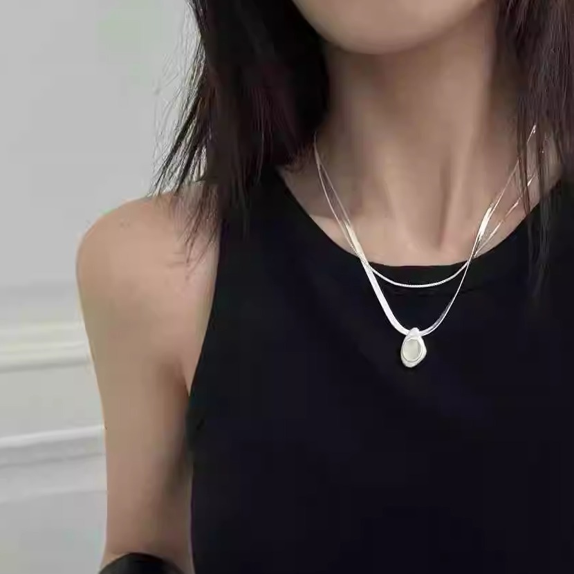 Unique Light Luxury And Simplicity Niche Snake Bones Chain Necklace