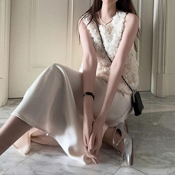 Buy Women's Clothing Online | Buy Trending Dresses for Women