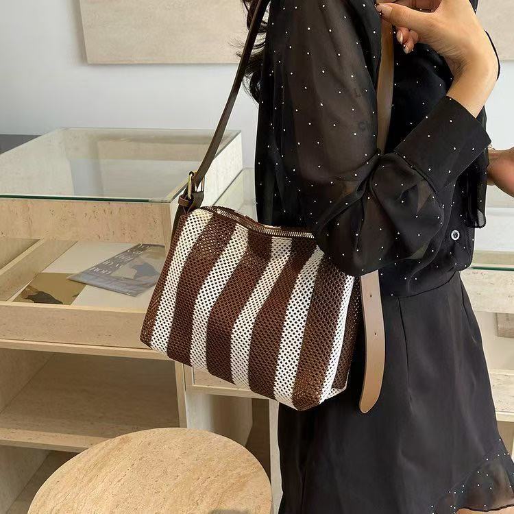 https://cf.cjdropshipping.com/quick/product/bb7e3f67-1dc1-4dc2-a183-c9e31eeb0ea4.jpg