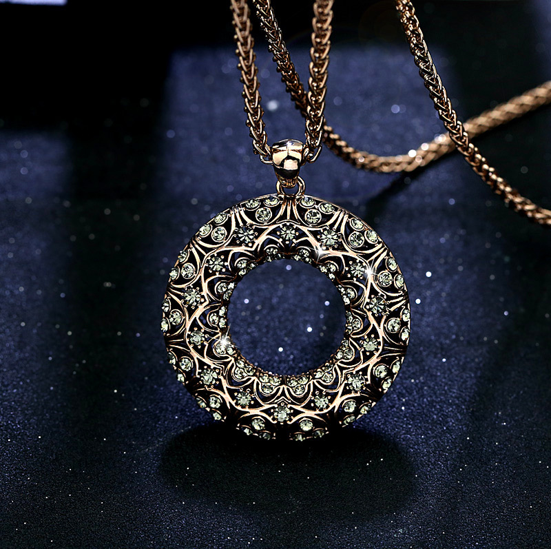 Round Jeweled Pendant Retro Long Necklace