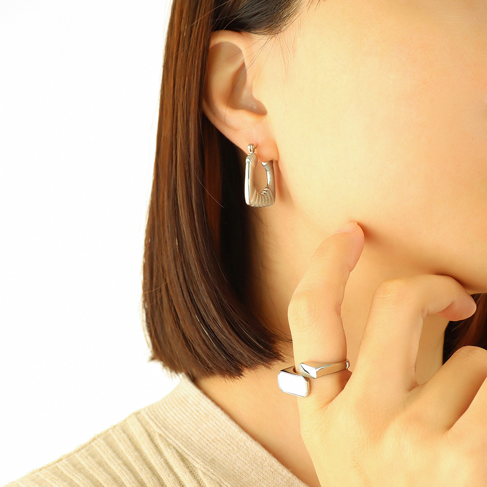 European And American Retro Style Temperamental Minority Design Distressed U-shaped Earrings