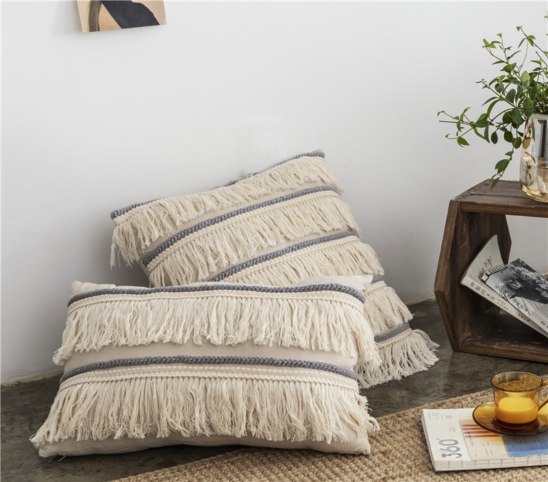 Title 4, Cotton and long fringed pillowcase