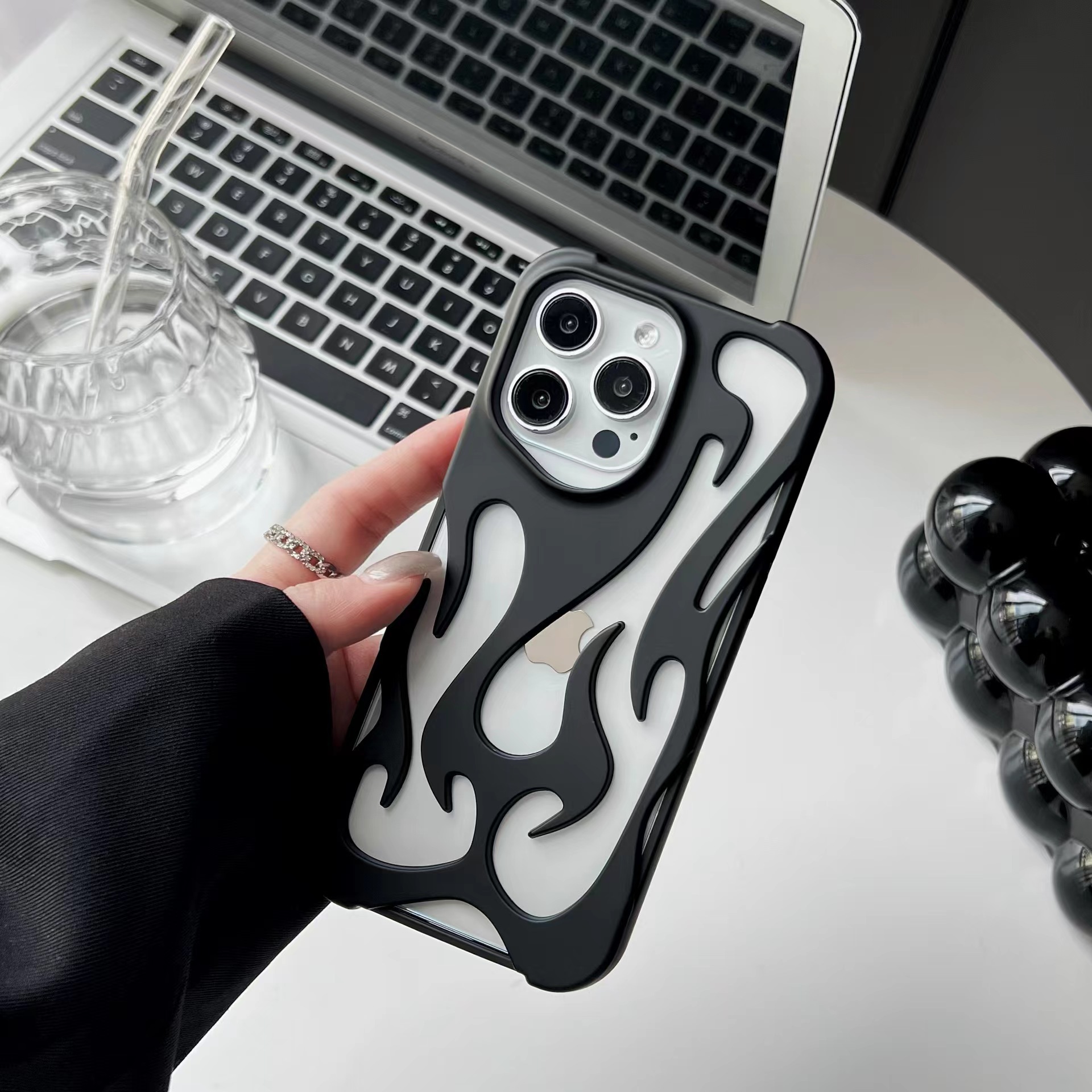 Electroplating Hollow Heat Dissipation Phone Case - Image 6
