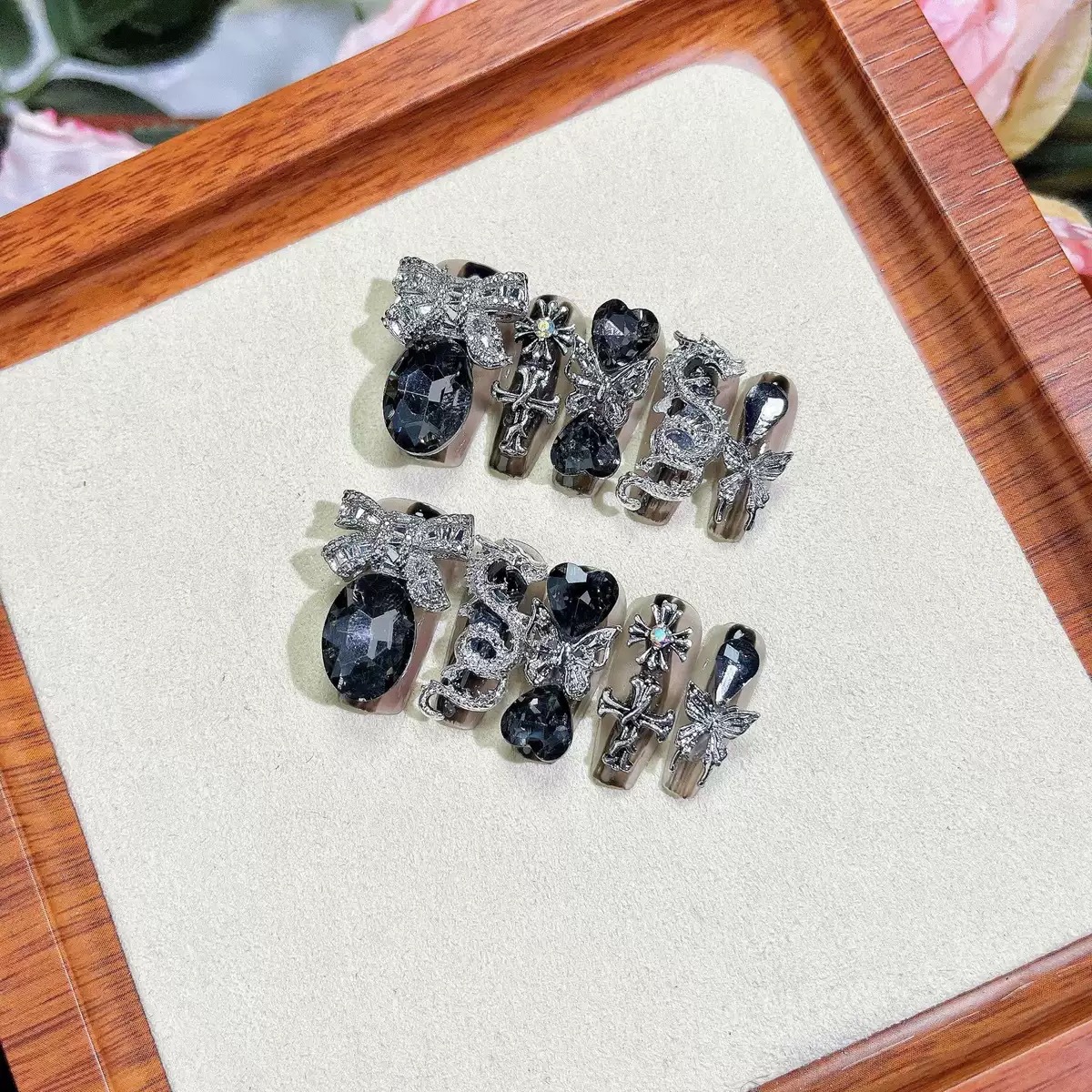 Handmade Wearable Nailsportable And Exquisitely Crafted