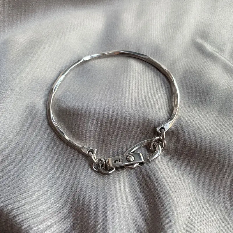 925 Sterling Silver Vintage Distressed Lock Knot Hook Thick Bracelet