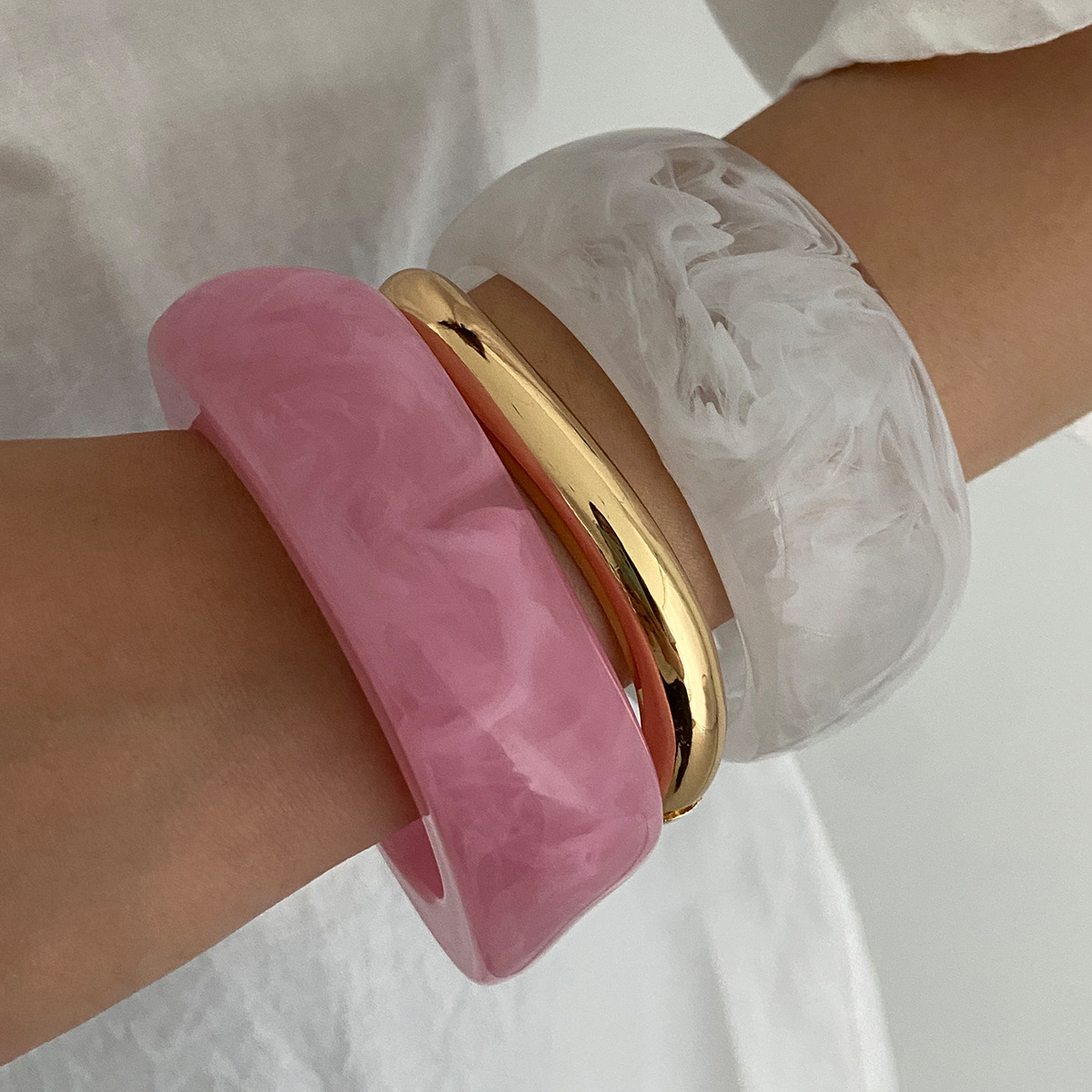 Ombre-textured Acrylic Wide Bracelet For Women