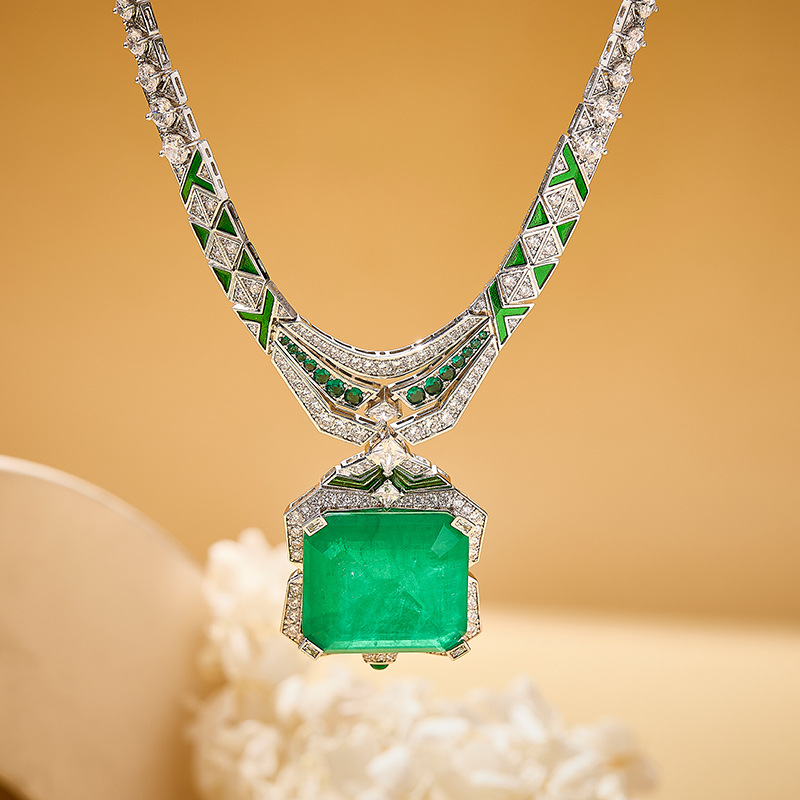 Heavy Textured Gold-Plated Square Sugar Pendant Necklace With Emerald For Women