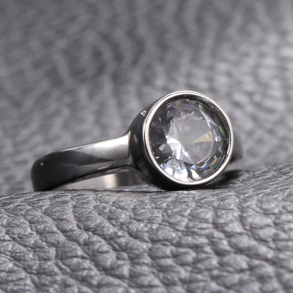 Women's Fashion Stainless Steel Diamond-studded Ring
