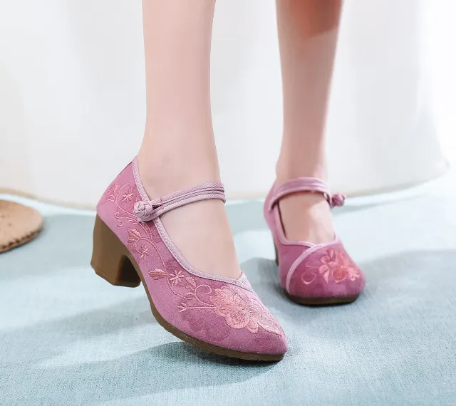 Women's Retro Ethnic Style Embroidered Cloth Shoes Red - Shop at LoveMi
