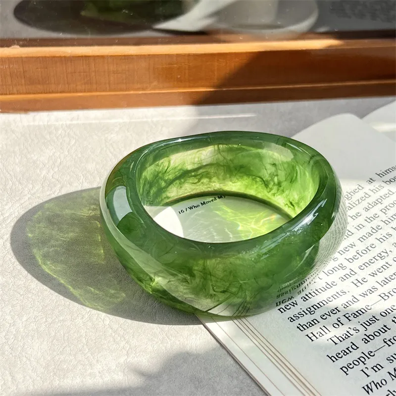 Irregular Geometric Transparent Resin Bracelet - Oval Style