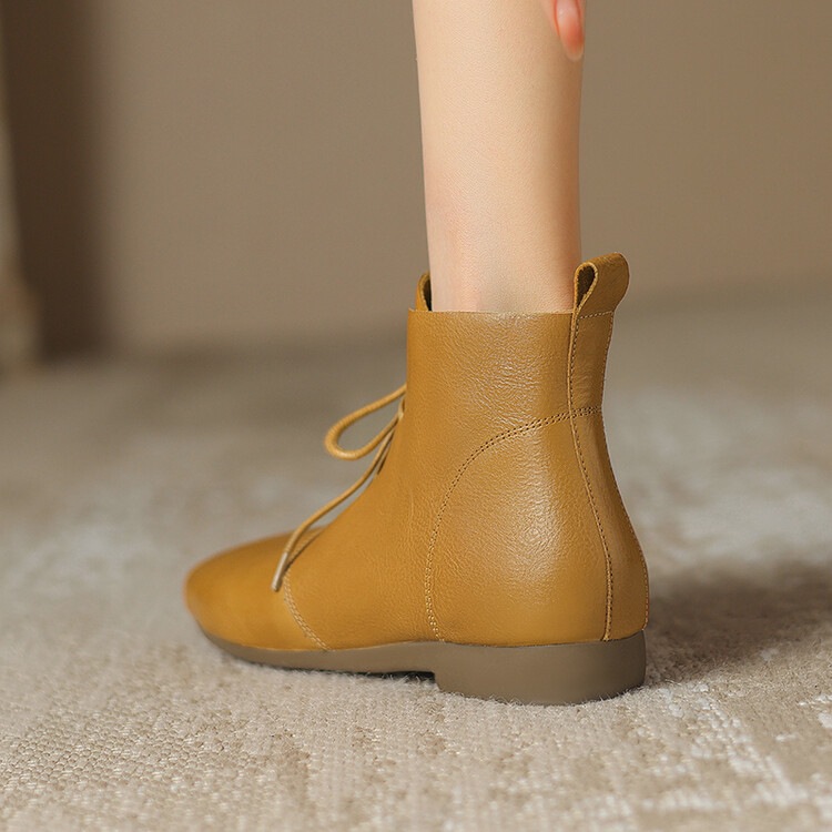 Versatile Casual Ankle Boots With A Round Toe And Flat Sole In A Vintage Style