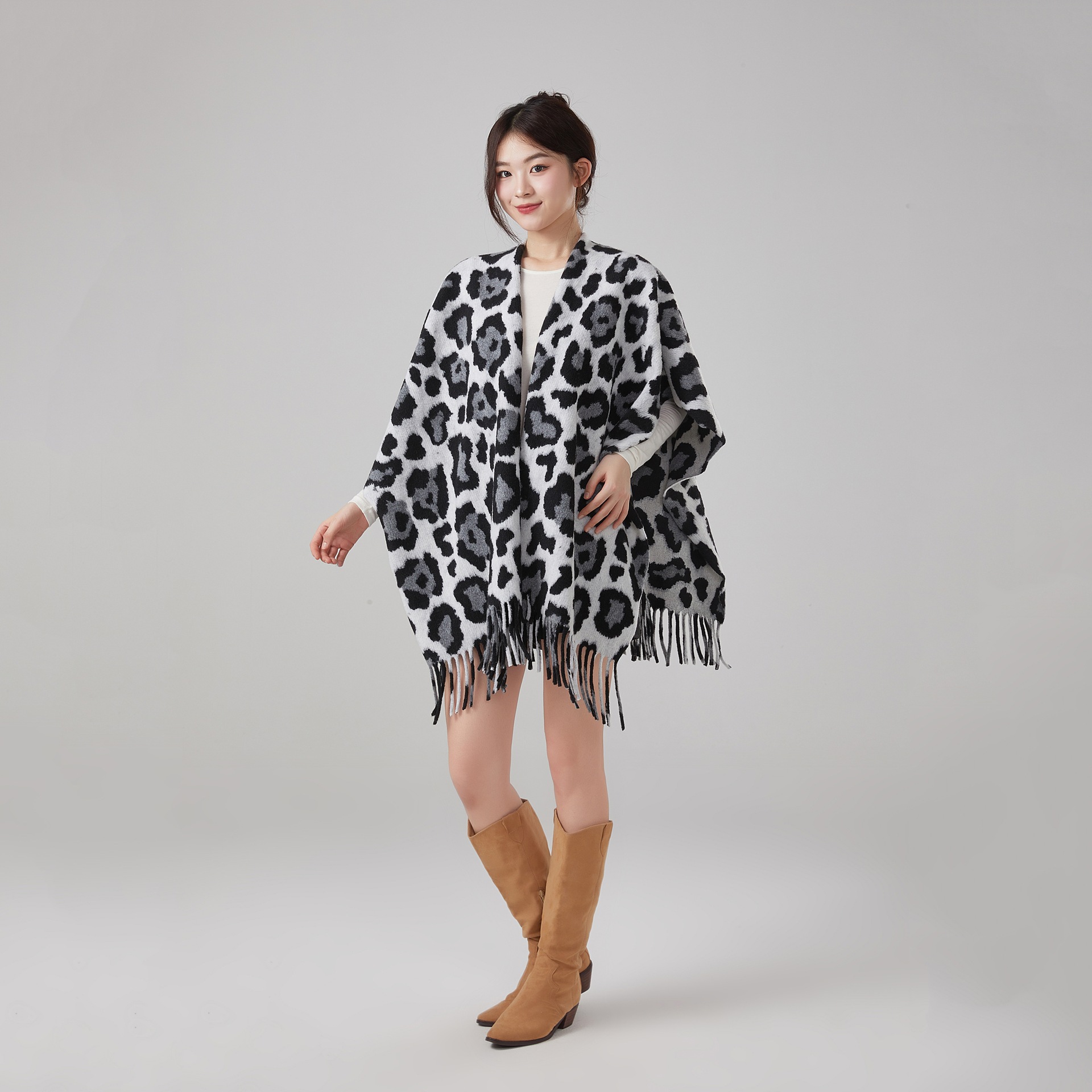 Thick Warm Vintage Leopard Print Tassel Shawl - Image 3