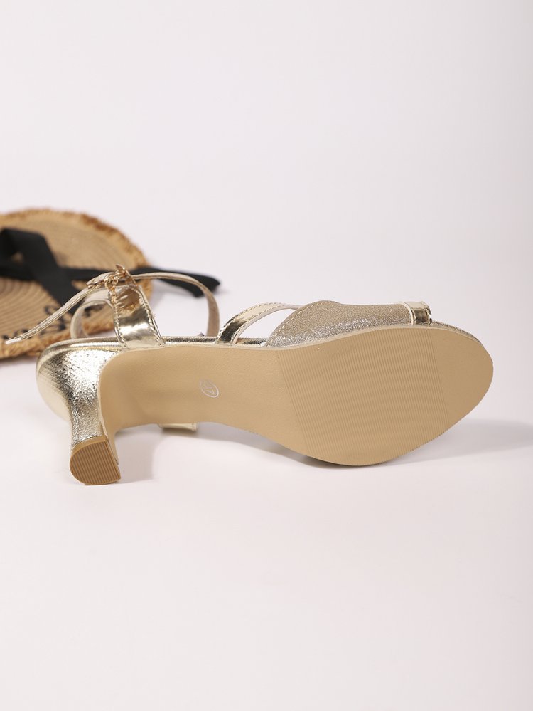 Buy Women's Clothing Online | Buy Trending Dresses for Women