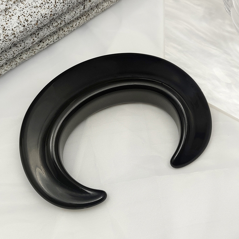 European And American Grandeur Design Imitation Black Horn Resin Bracelet