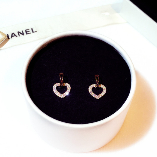 Fashion Heart-shaped Temperamental Earrings Women