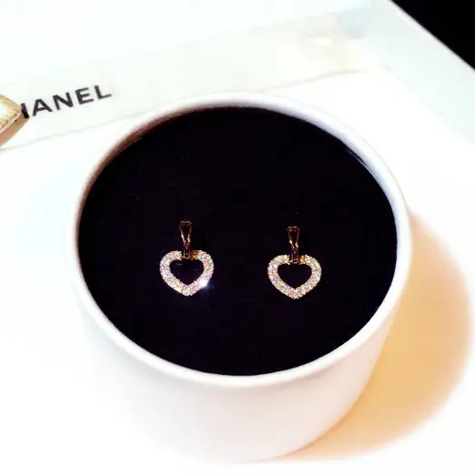 Fashion Heart-shaped Temperamental Earrings Women