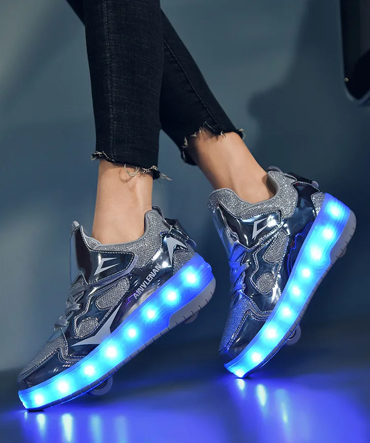 Title 14, Heelys esportivos ultraleves com LED e carregam...