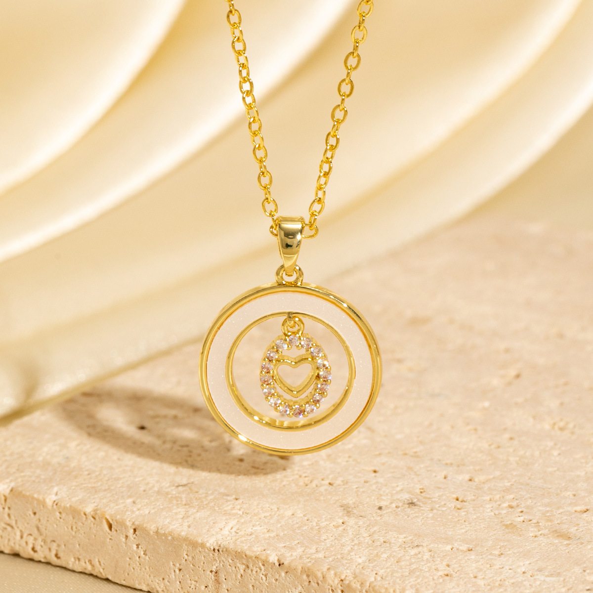 New Round Hollowed-out Heart Oil-drip Necklace - Jewelry & Watches