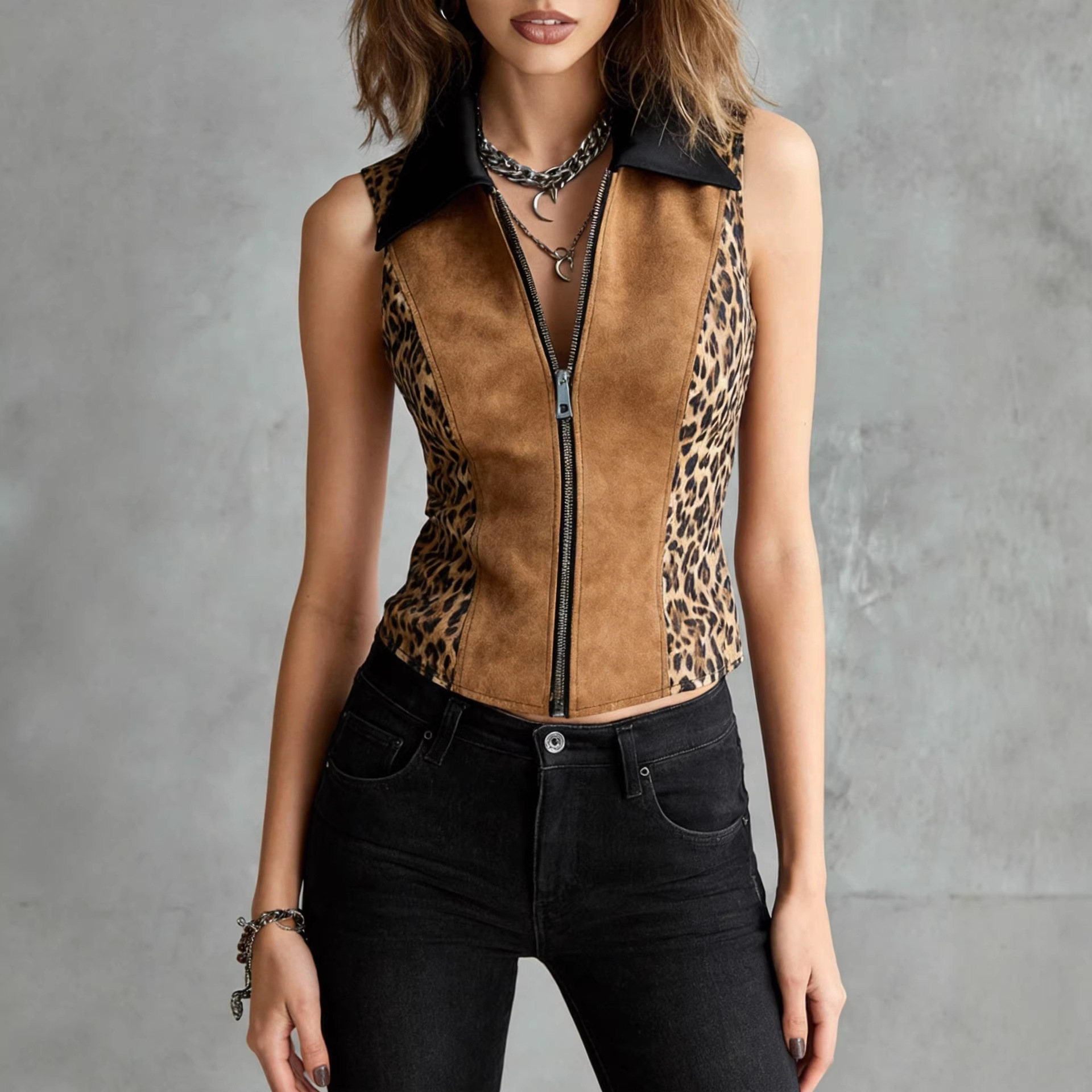 Leopard-print Sleeveless Cropped Vest product image