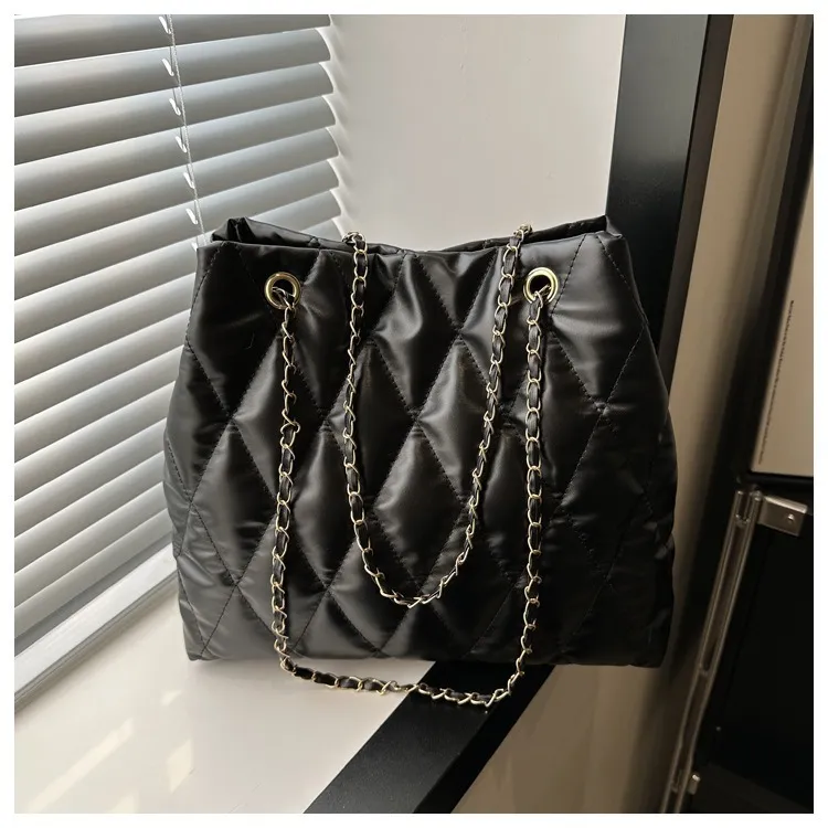 Popular Texture Rhombus Embroidery Thread Casual Large Capacity Simple Chain Shoulder Crossbody Underarm Bag - Black