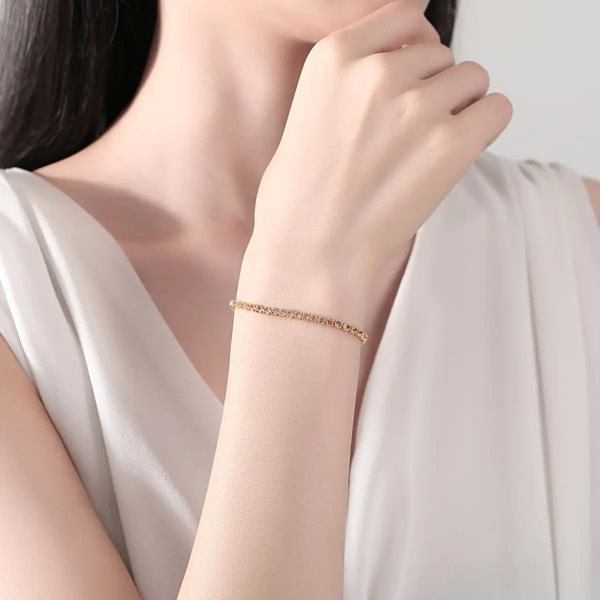 Simple Versatile Womens Light-luxury Bracelet With Zircon Accents