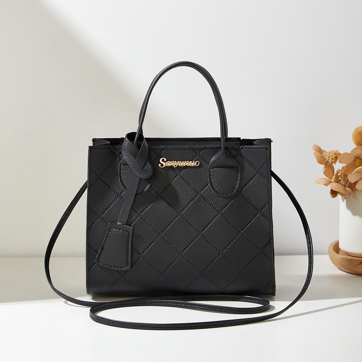 Mini sac carré matelassé — Deux bandoulières 7