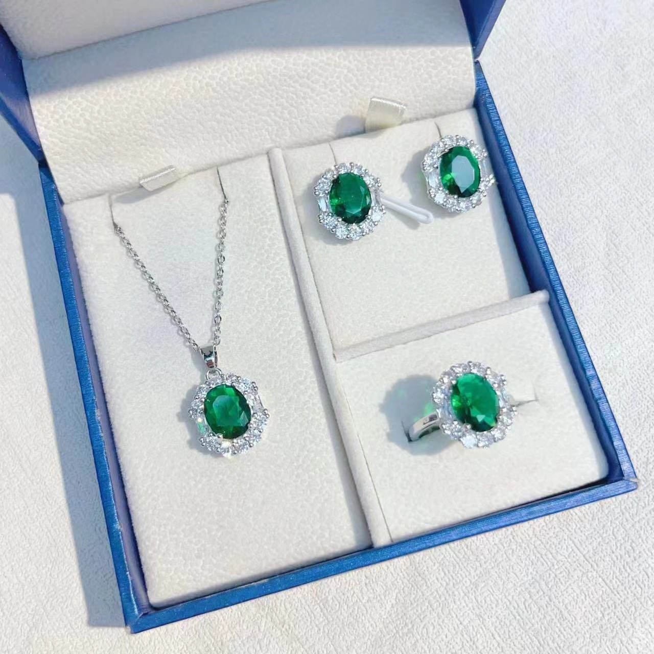 INS Wind Earrings And Necklace Two Piece Set