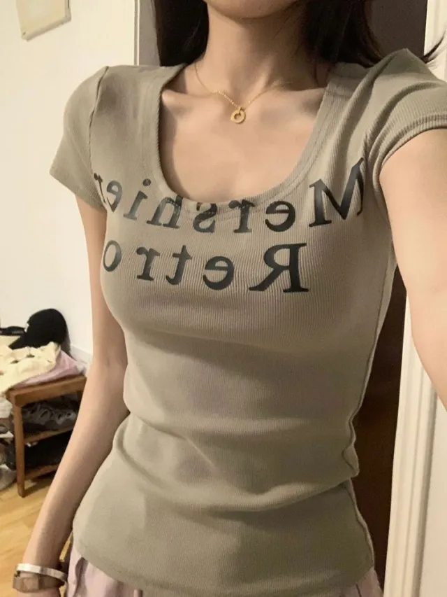 American style Sweet And Spicy Girls U neck, Form fitting Short sleeve Top Camel - Shop at LoveMi