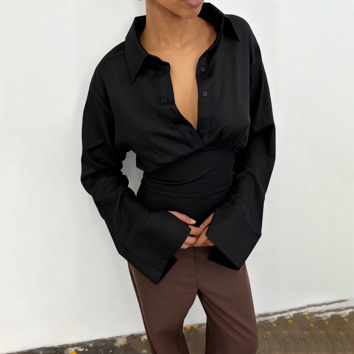 Stylish And Minimalist Long Sleeve Top For Women - Image 3