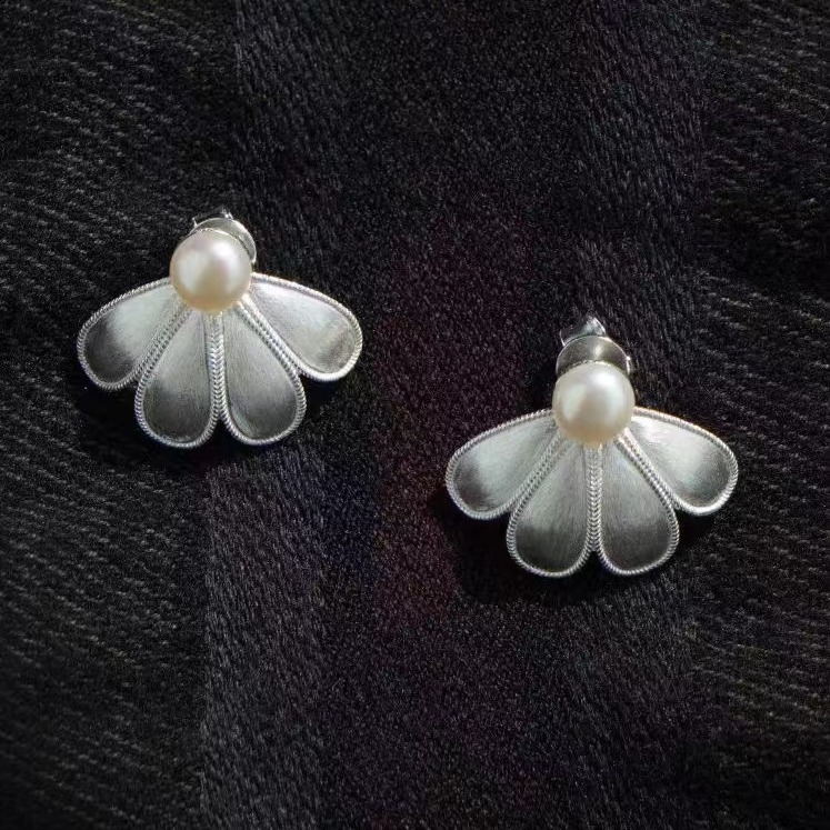 Natural Freshwater Pearl SUO-MA Petal Ear