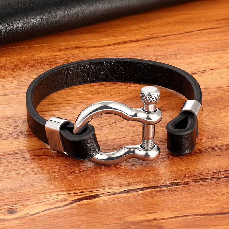 Stainless Steel Horseshoe Clasp Bracelet