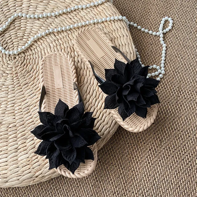 Gentle Woman Flowers All matching Flat Shoes Non slip Beach Sandals Black - Shop at LoveMi