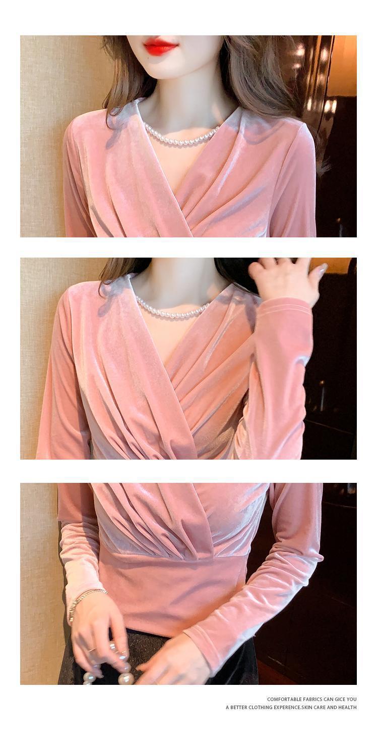 Flattering Slim-Fit V-Neck Cropped Puff Sleeve Top