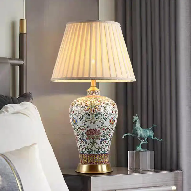 American Retro Hand-Painted Pattern Ceramic Modern Table Lamp