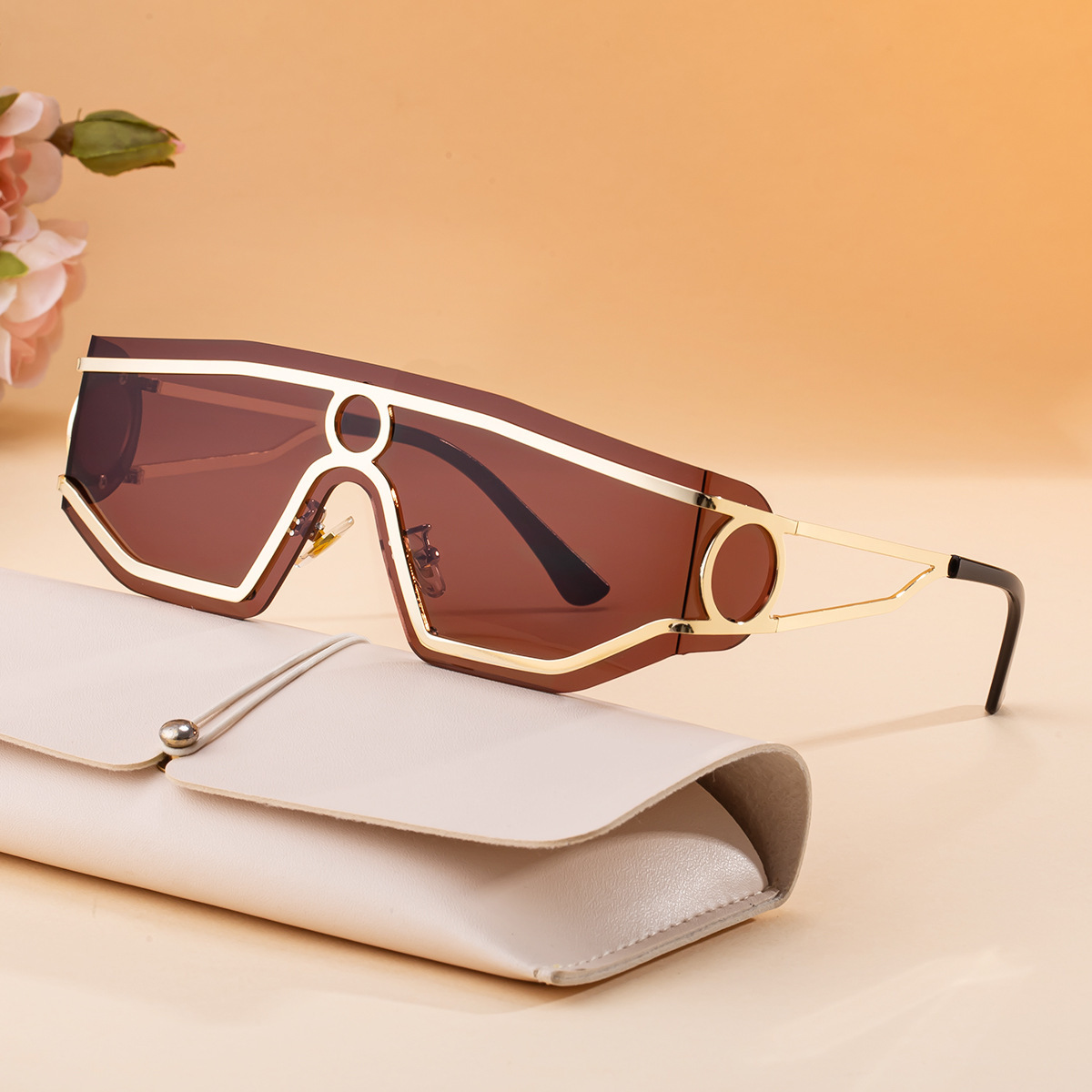One Piece Mirror Sunglasses For Men Personalized Punk Style Sun Protection