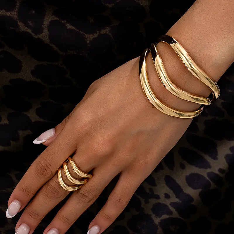 Personalized Retro Women's Ring Bracelet Ornament Suit